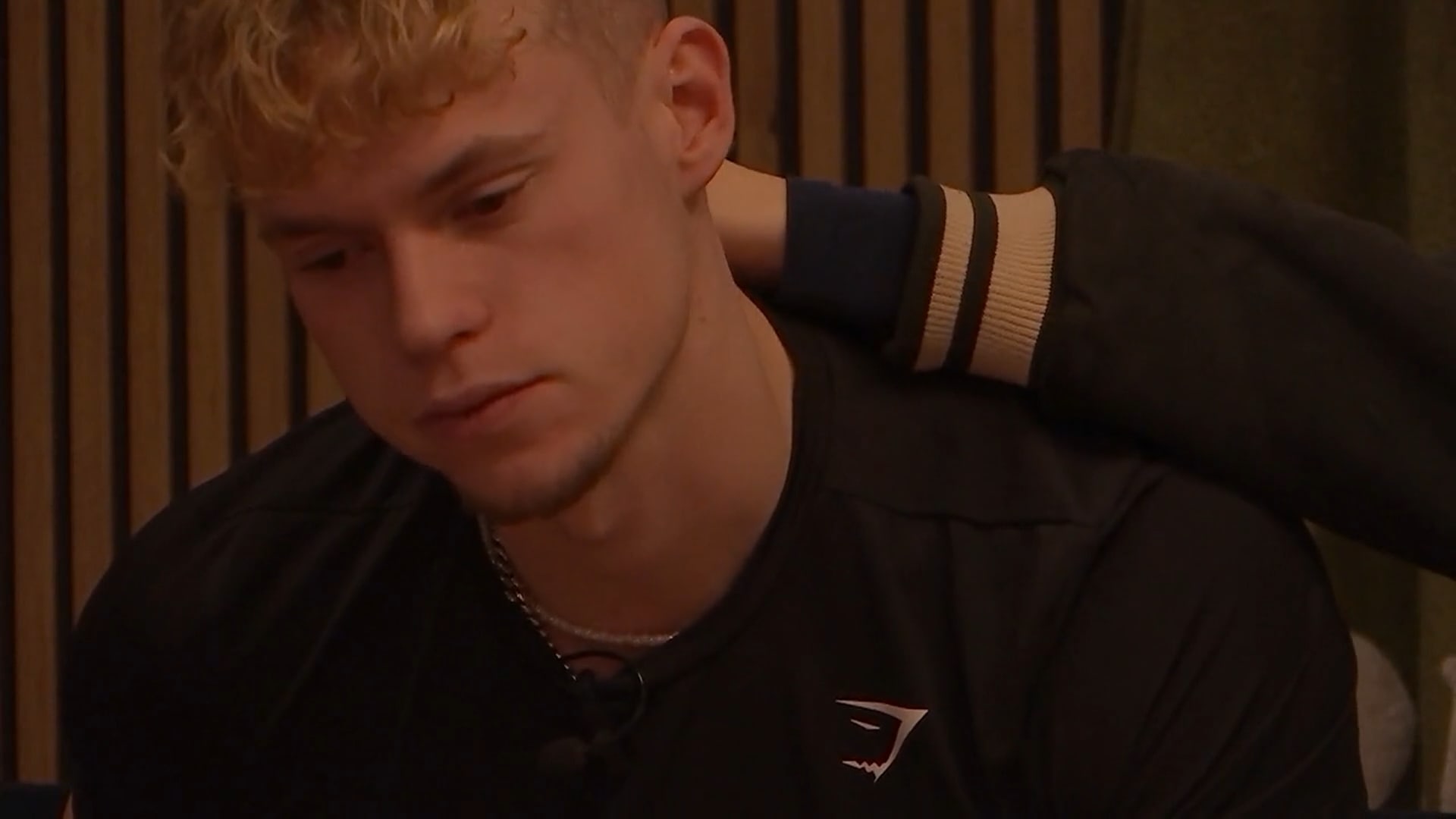 Senna's woorden komen hard aan bij Floris: "ik wil het binnen niet uitzoeken"