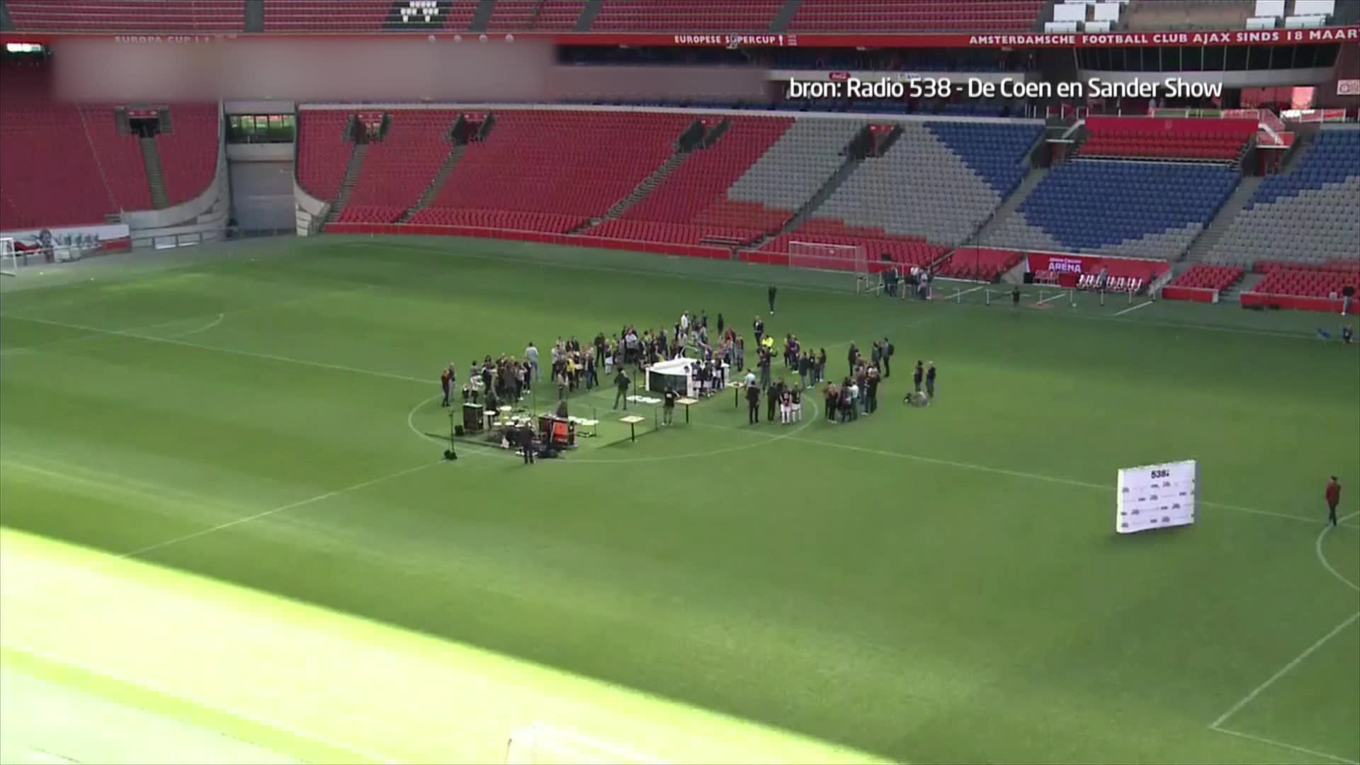 Bucketlistdingetje: Coen en Sander maken radio op middenstip Johan Cruijff Arena