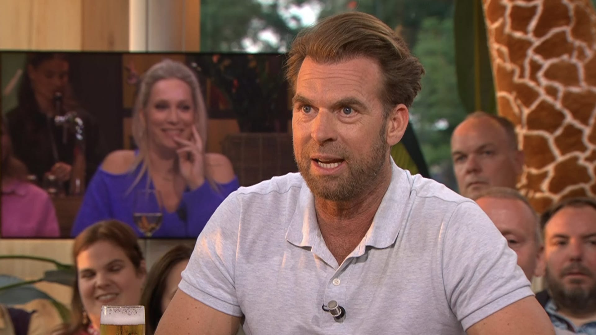 Rutger Castricum is op bezoek geweest bij Hélène Hendriks en vertelt hoe het met haar gaat (De Oranjezomer)