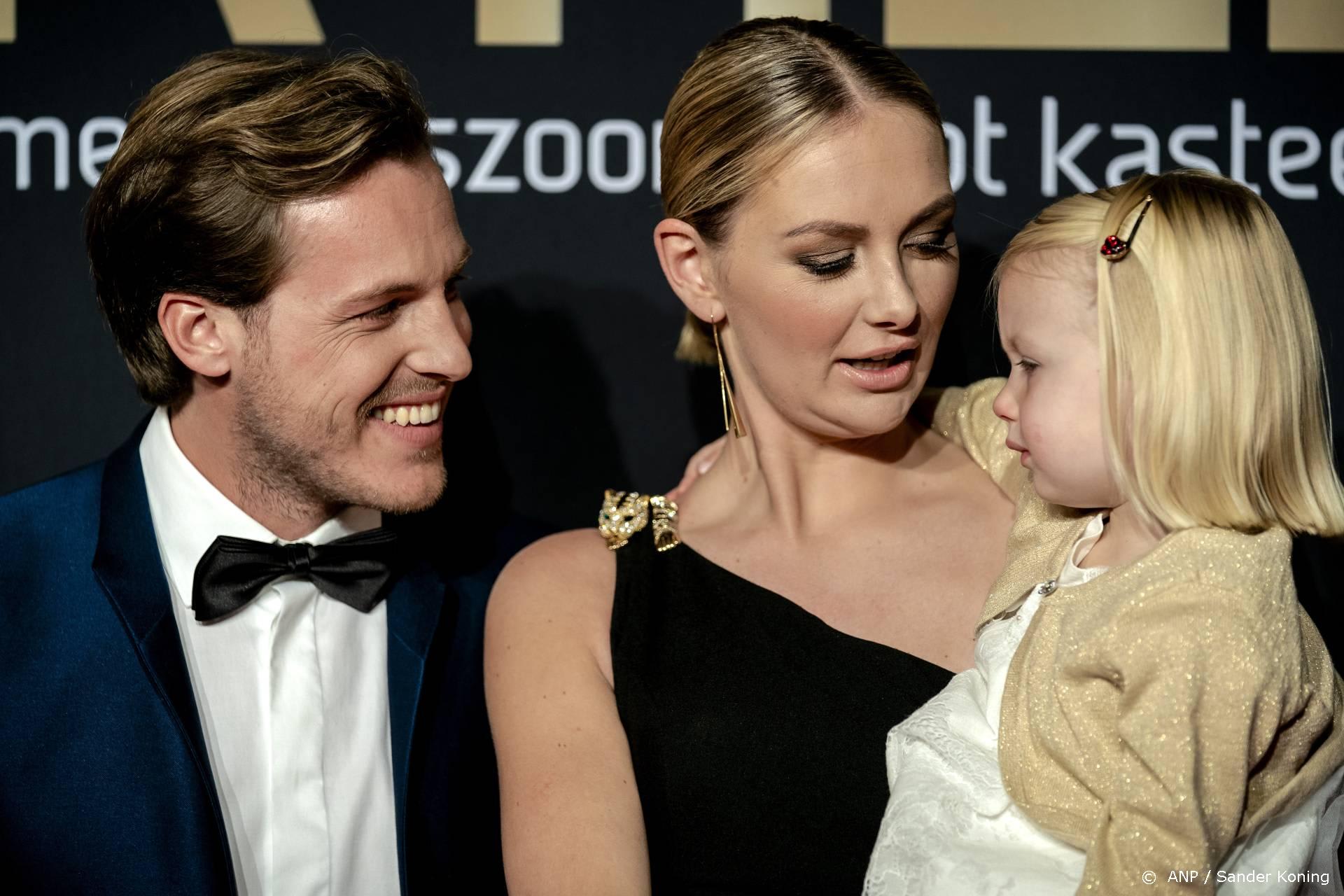 CUTE: Dochtertje Maxime Meiland helpt papa bij toetje eten