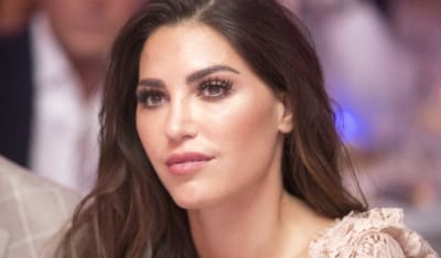 Yolanthe verbluft fans met sexy foto bij zwembad