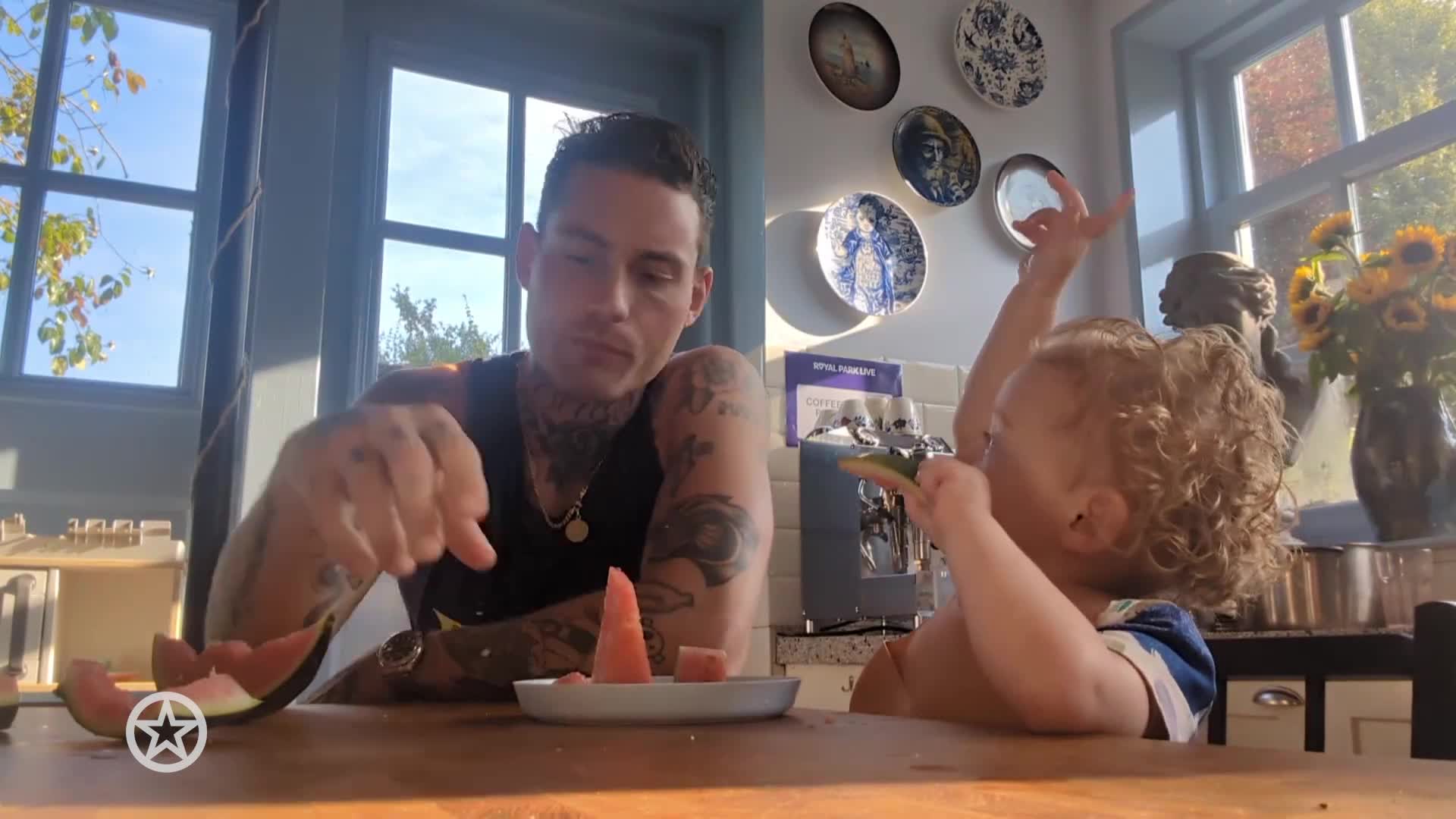 Douwe Bob deelt kwetsbaar gesprek met zoon