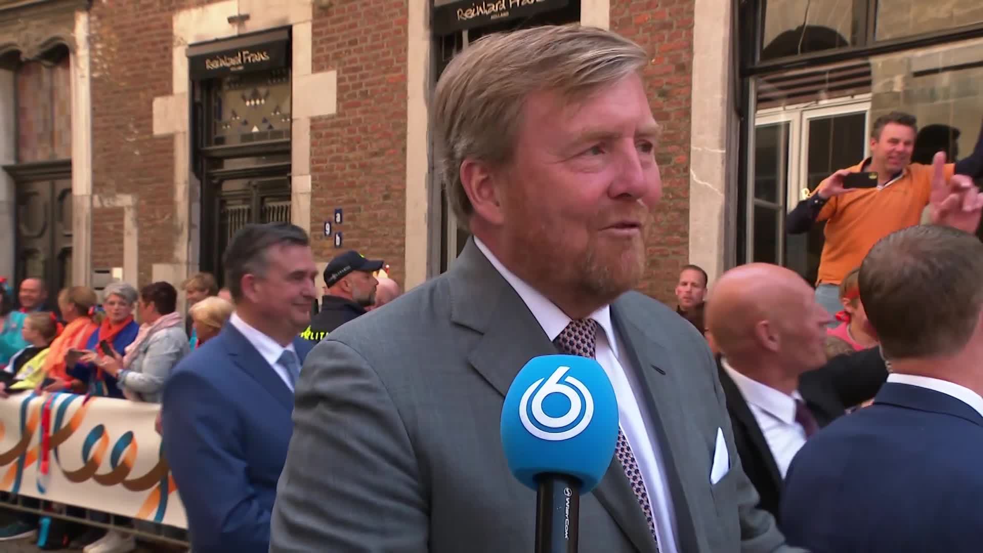 Jarige koning geniet van Koningsdag