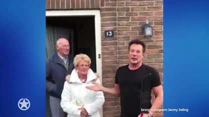 Gerard Joling verrast moeder na 'vervelende week'