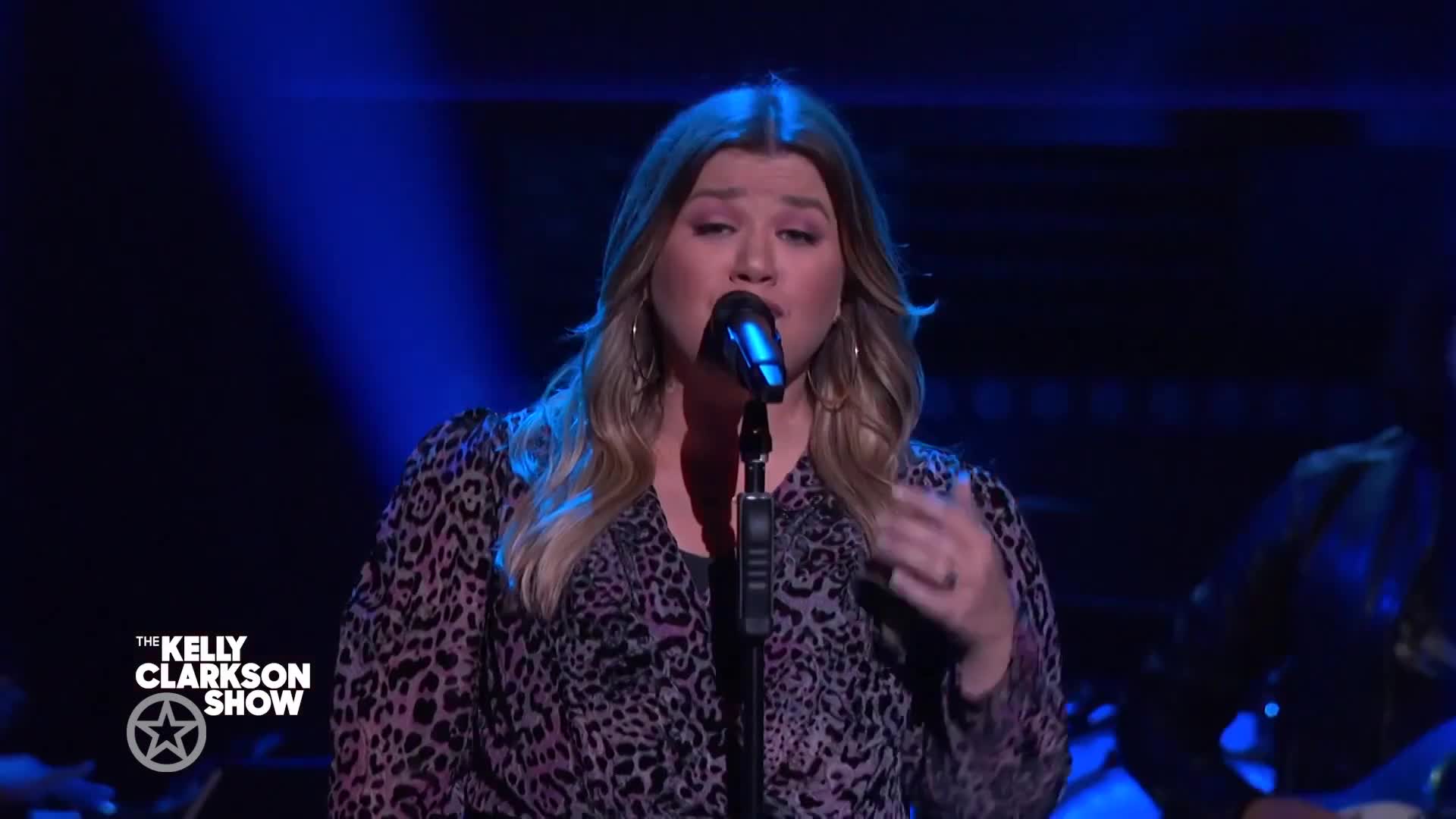 Kelly Clarkson zingt nummer van Davina Michelle