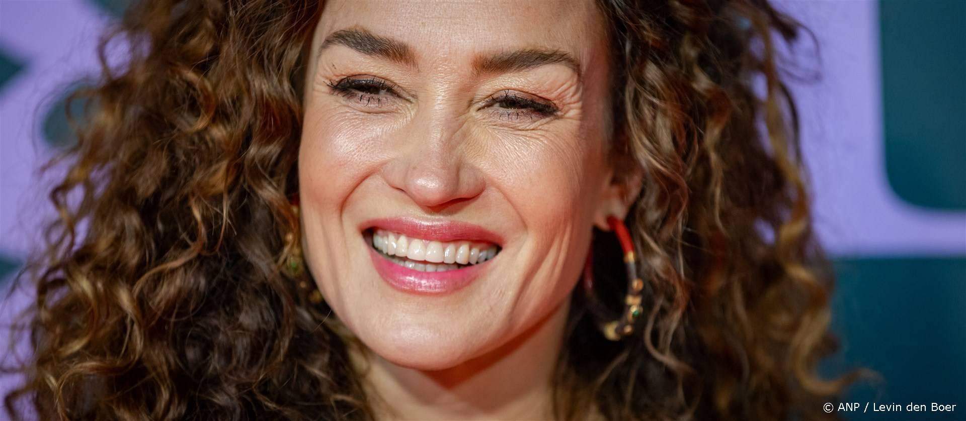 Katja Schuurman wordt flink in het zonnetje gezet