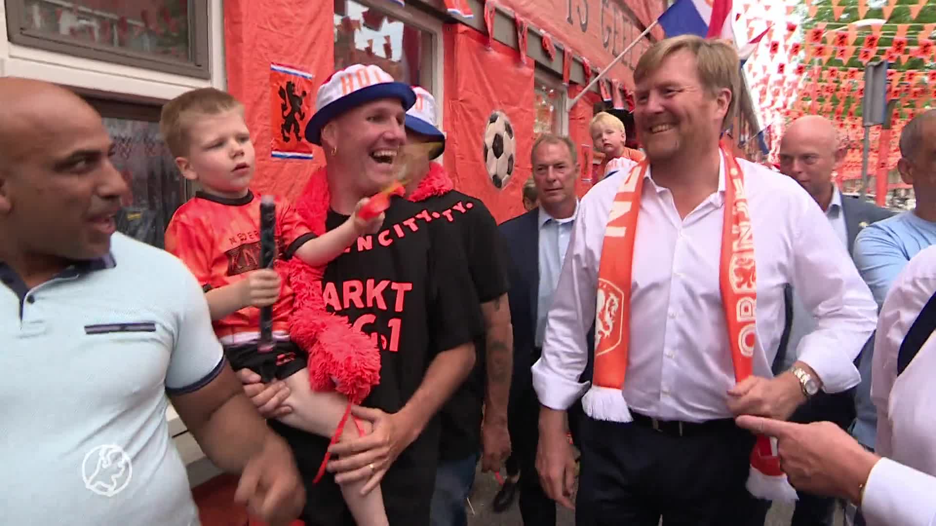 Koning Willem-Alexander brengt bezoek aan 'mooiste Oranjestra...