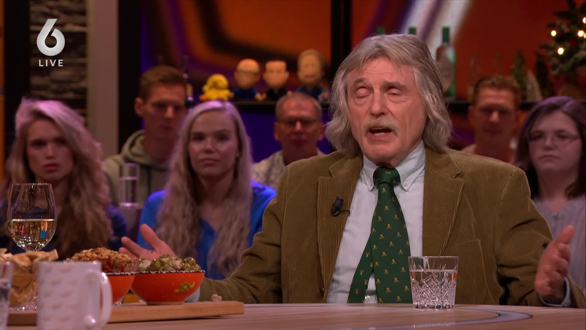 Johan Derksen haalt verrassend uit naar Noa Vahle