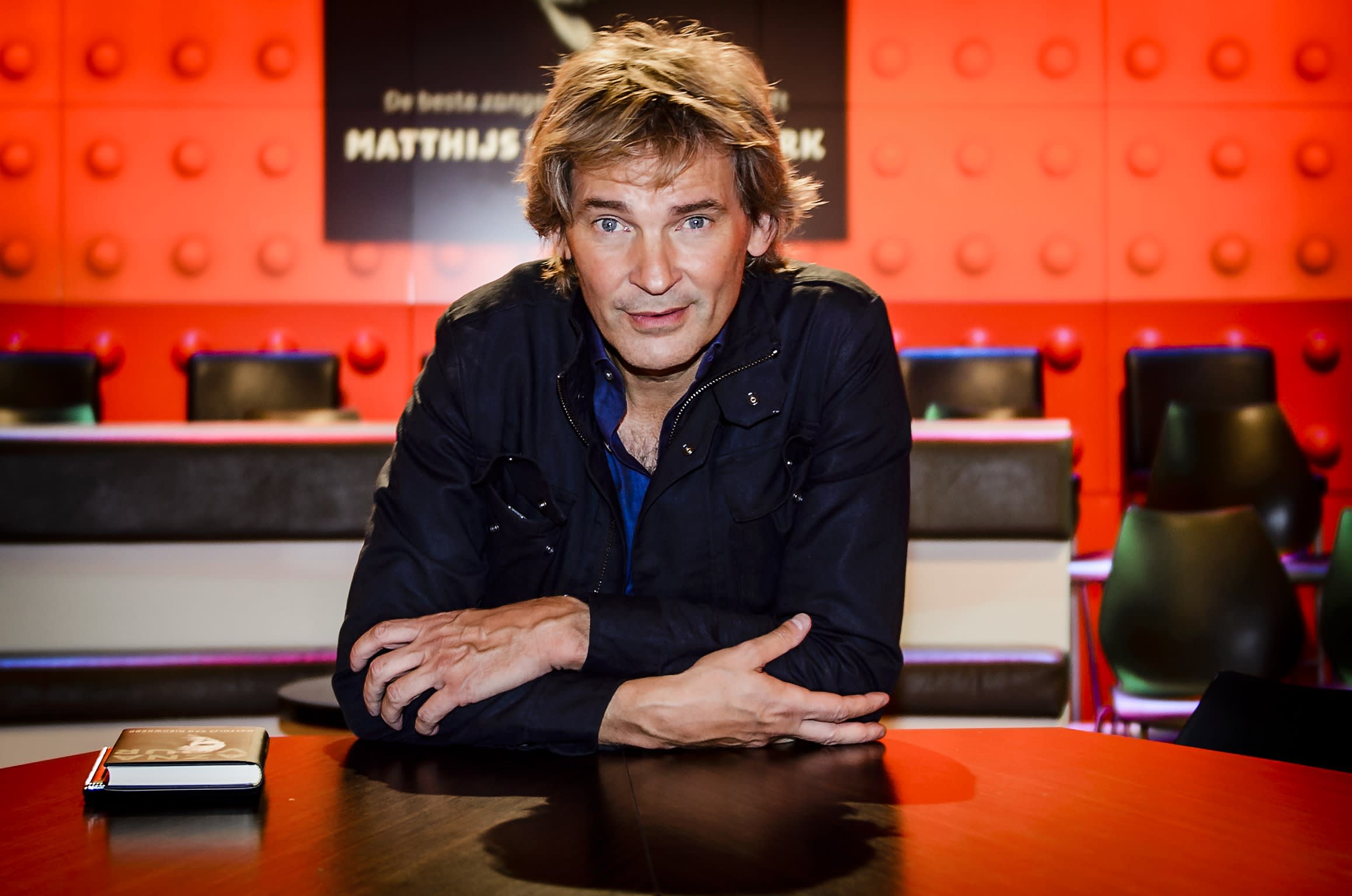 Matthijs van Nieuwkerk moet dít ondertekenen van RTL