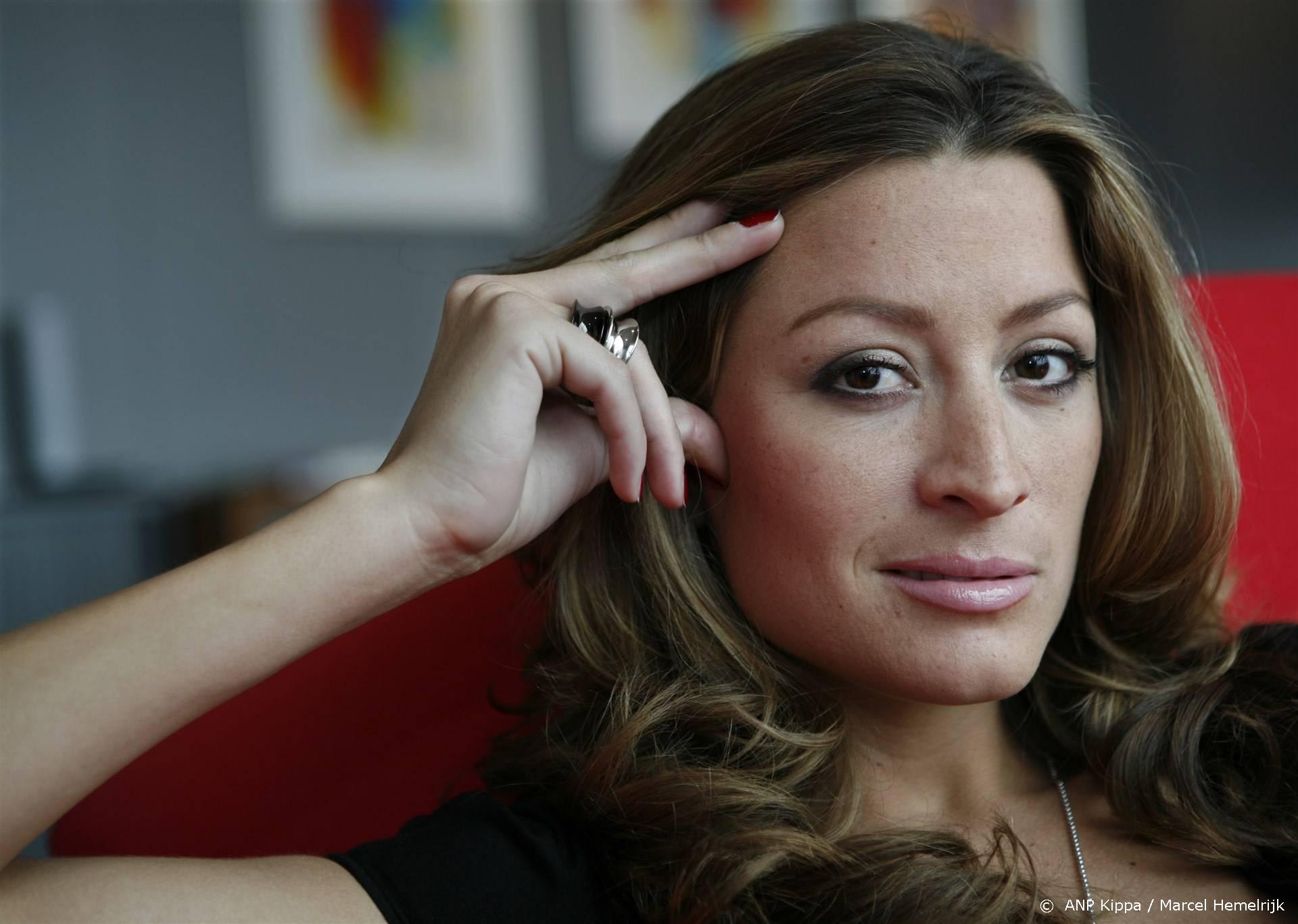 ZIEN: Rebecca Loos geeft uitgebreid interview na Beckham-docu