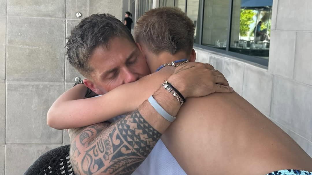 André Hazes flambeert kleine Dré: 'Omdat je lomp  bent!'