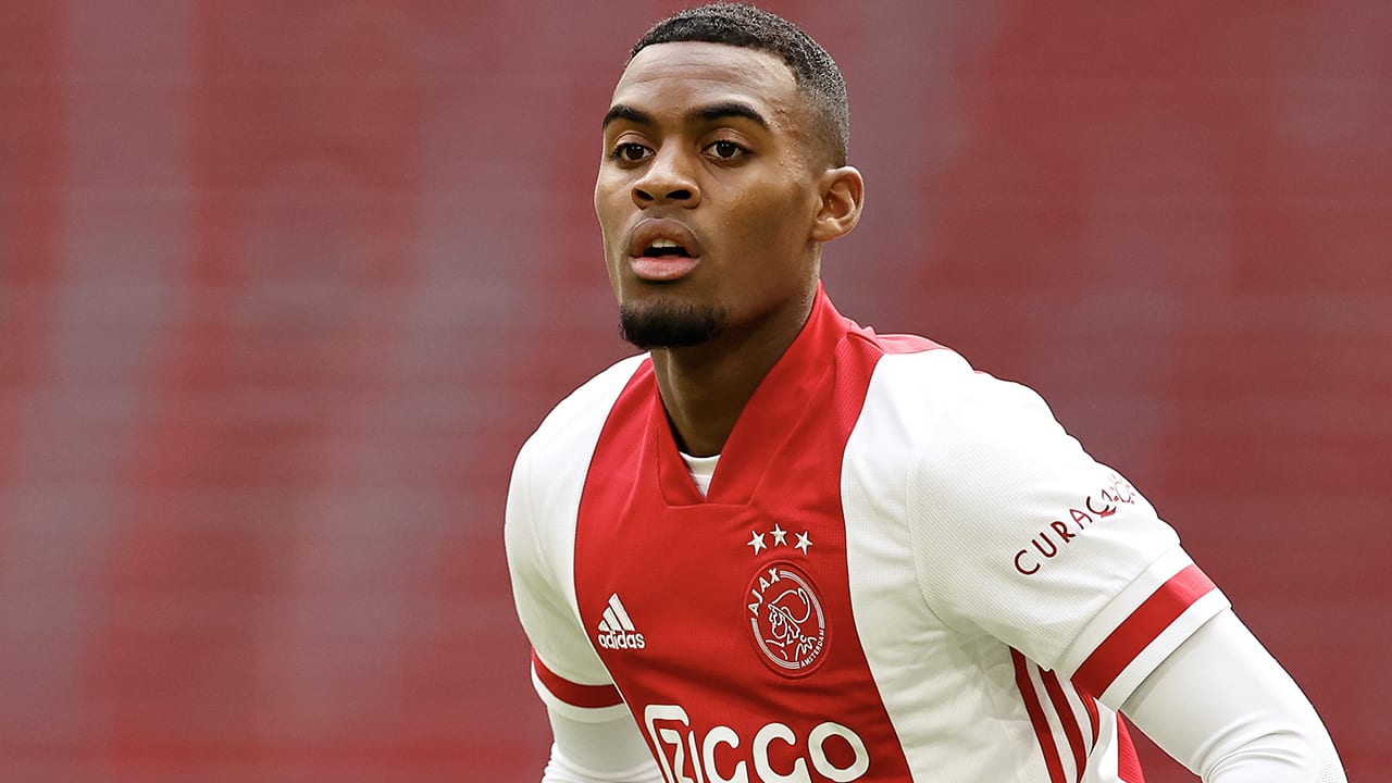 Ajax verkiest Gravenberch tot talent van het jaar