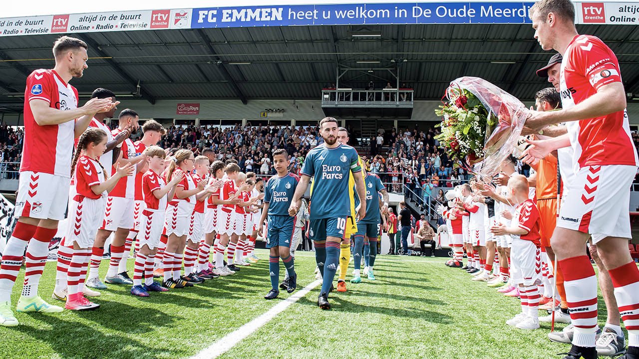 Kampioen Feyenoord stuurt FC Emmen play-offs voor degradatie in 