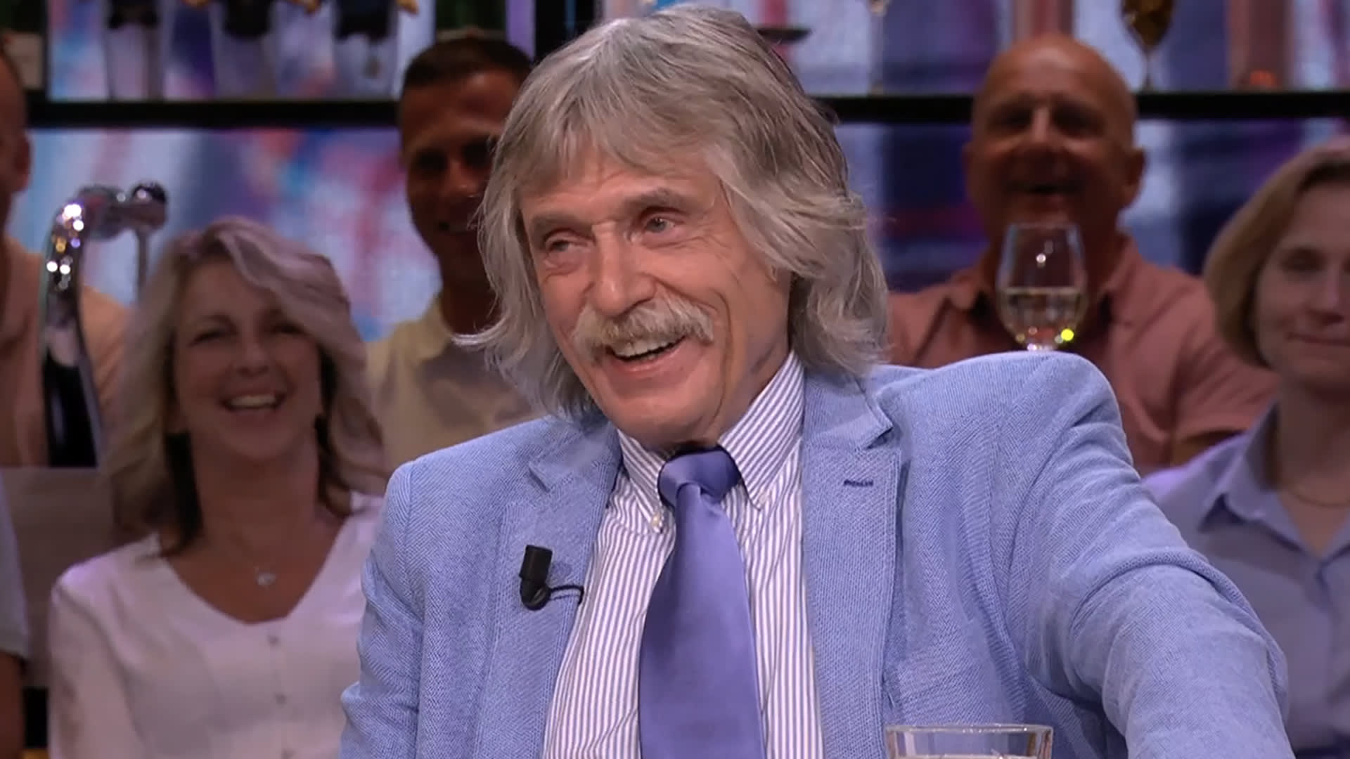 Wilfred confronteert Johan met opvallende statistiek: ‘Laag masturbatie-gemiddelde in Drenthe!’