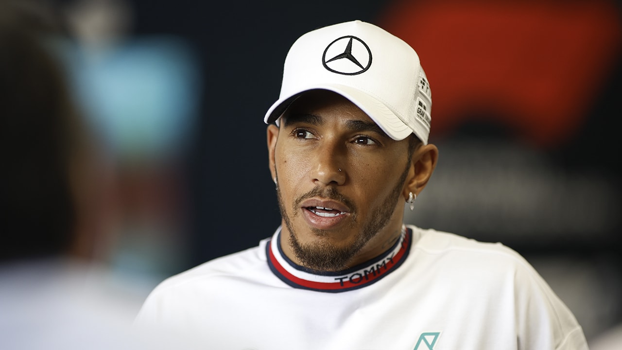 Lewis Hamilton: 'Noodzakelijk om teams te straffen die te veel uitgeven'