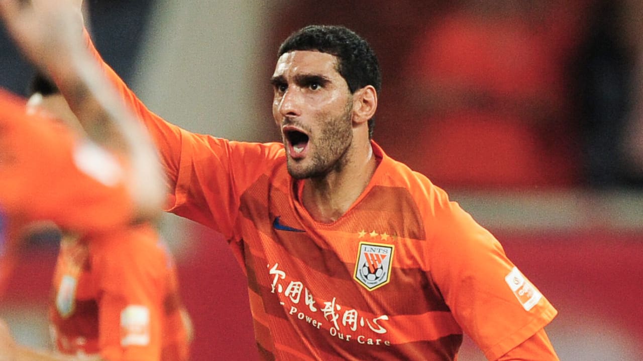 Fellaini scoort drie keer bij hervatting Chinese competitie