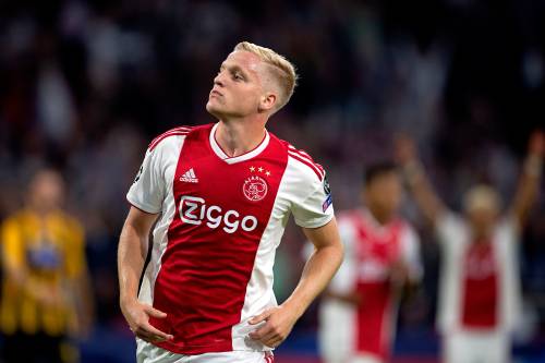 Van de Beek houdt even zijn mond