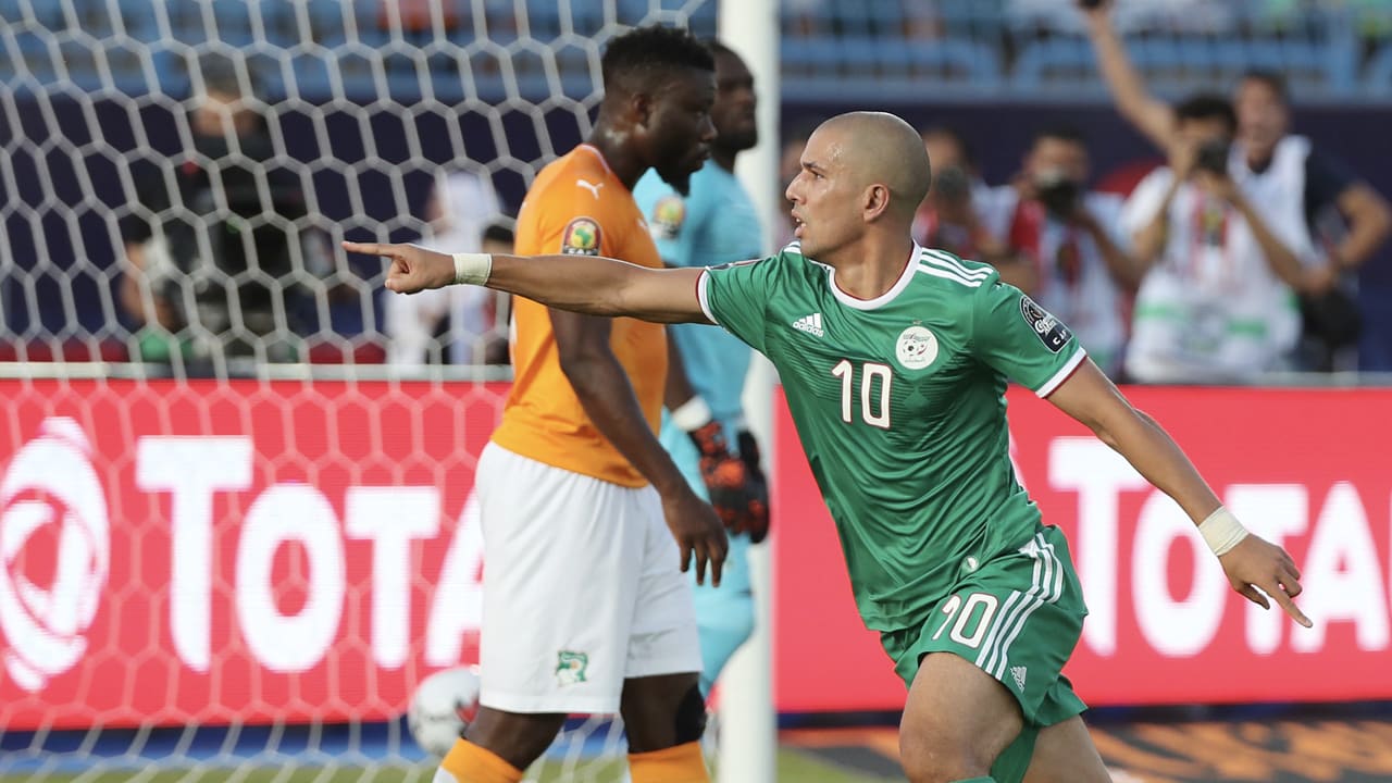 Algerije via strafschoppen naar halve finale