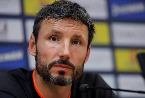 Van Bommel: kunstgras is niets en blijft niets