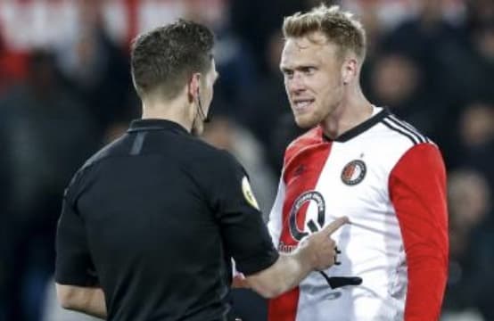 Feyenoord wint ondanks rode kaart Jörgensen