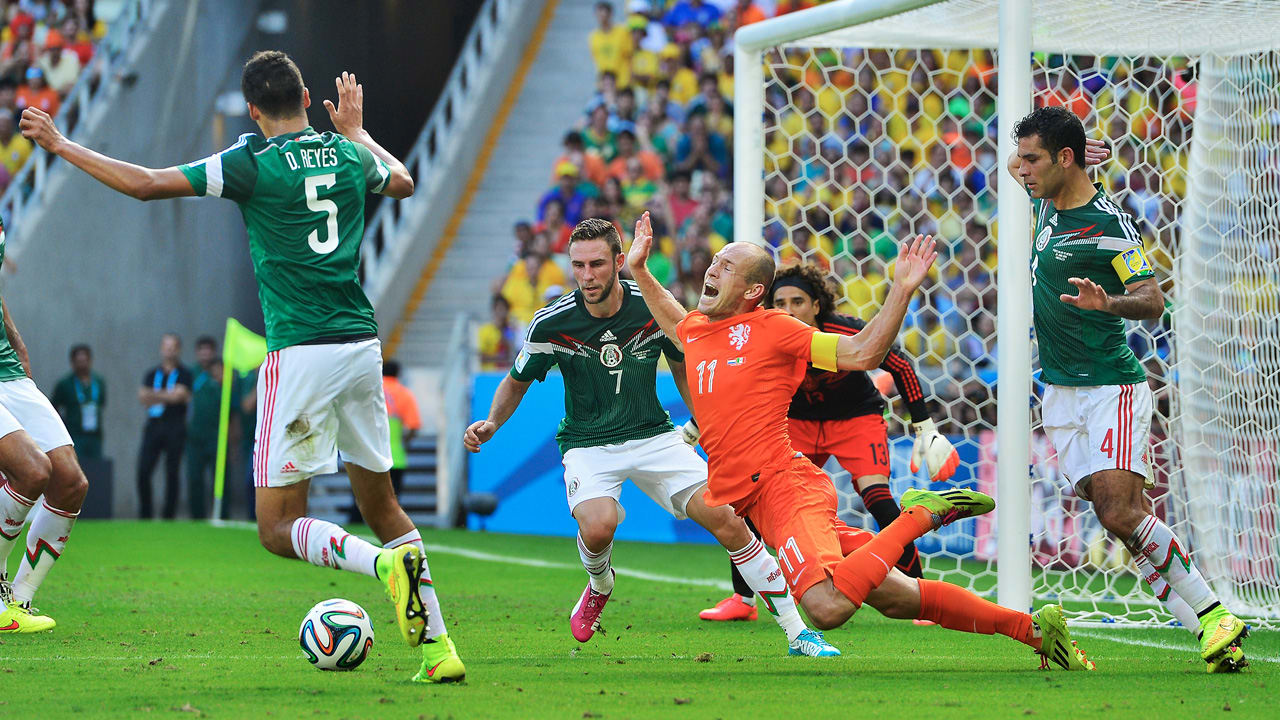 GENIETEN: FIFA zendt Nederland - Mexico uit 2014 opnieuw uit