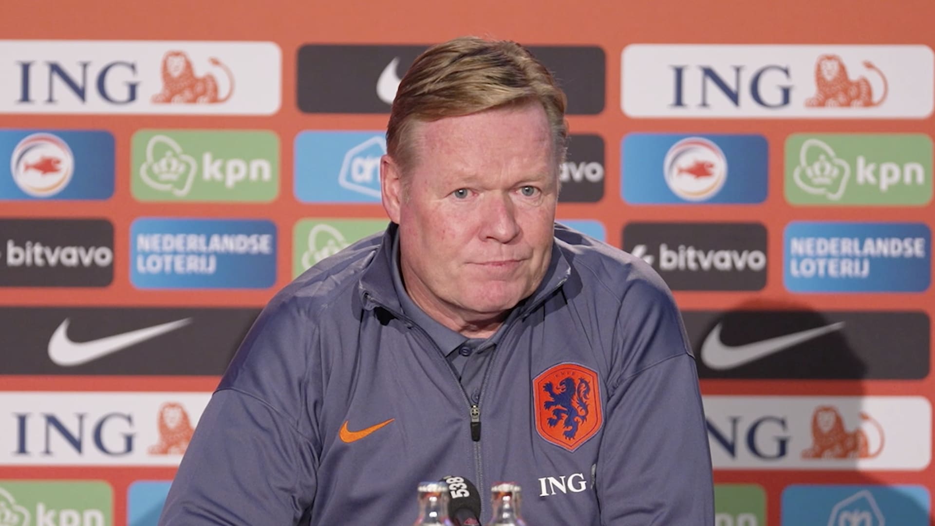 Koeman over protestactie Amnesty bij KNVB: 'Dat leeft niet binnen de spelersgroep'
