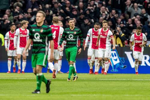 Ajax en Feyenoord willen PSV in zicht houden