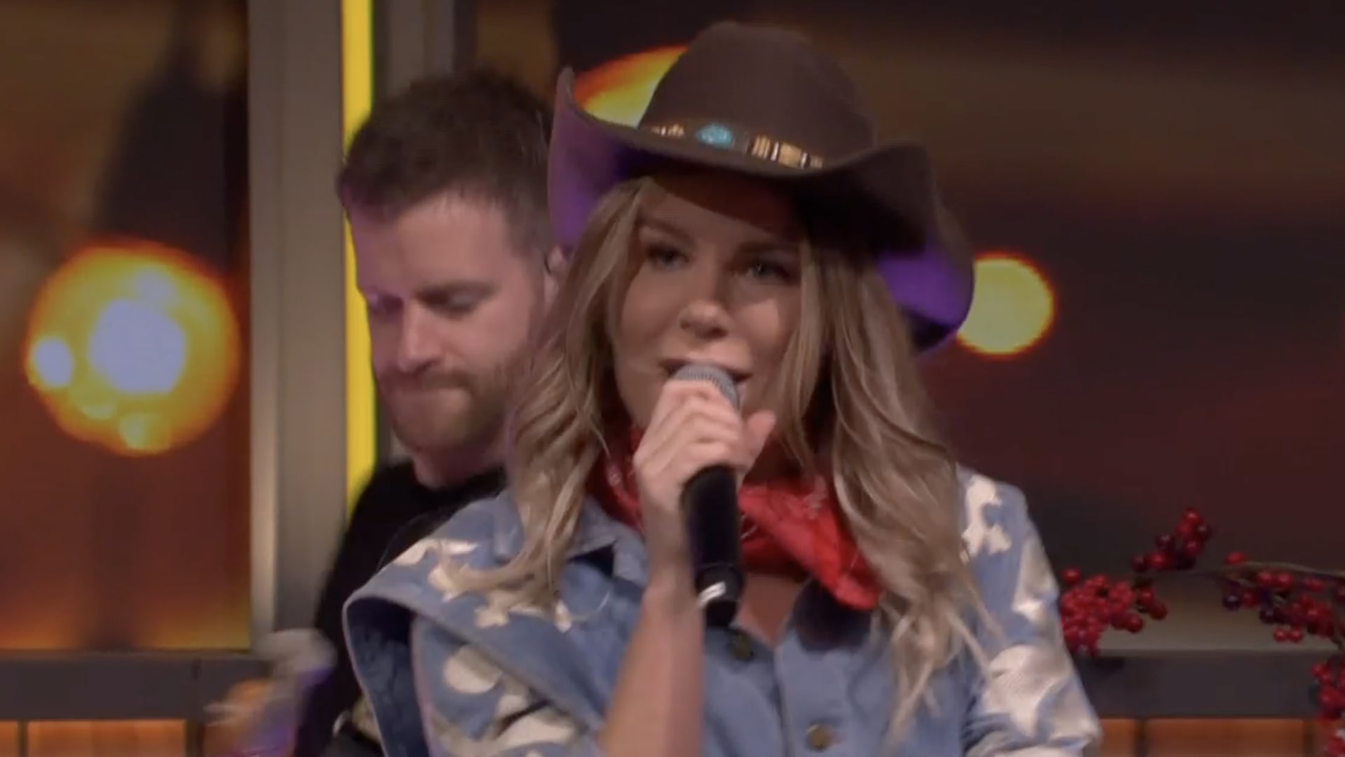 Jorieke en The Jimmy's zetten De Oranjezondag-studio op z'n kop met 'Vette Boeren!'