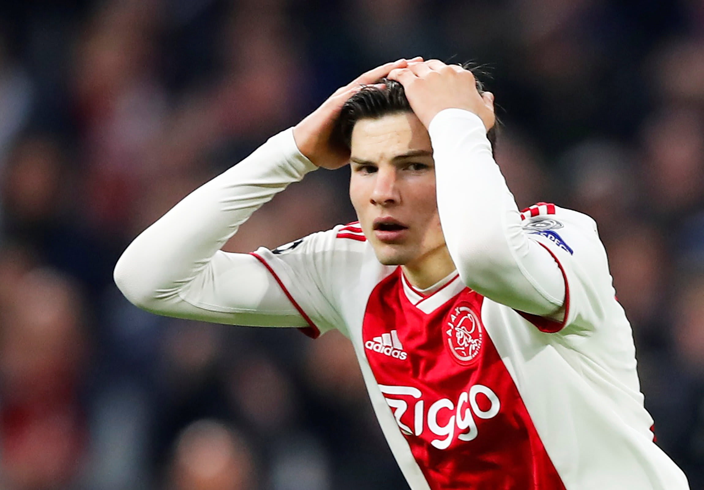 Ajax-supporters lovend over CL-debutant Ekkelenkamp: 'Held!'