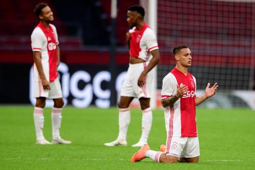 Antony debuteert met twee treffers voor Ajax in oefenduel met RKC