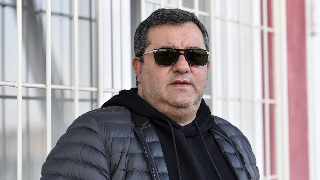 'Mino Raiola belandt op intensive care met longziekte'
