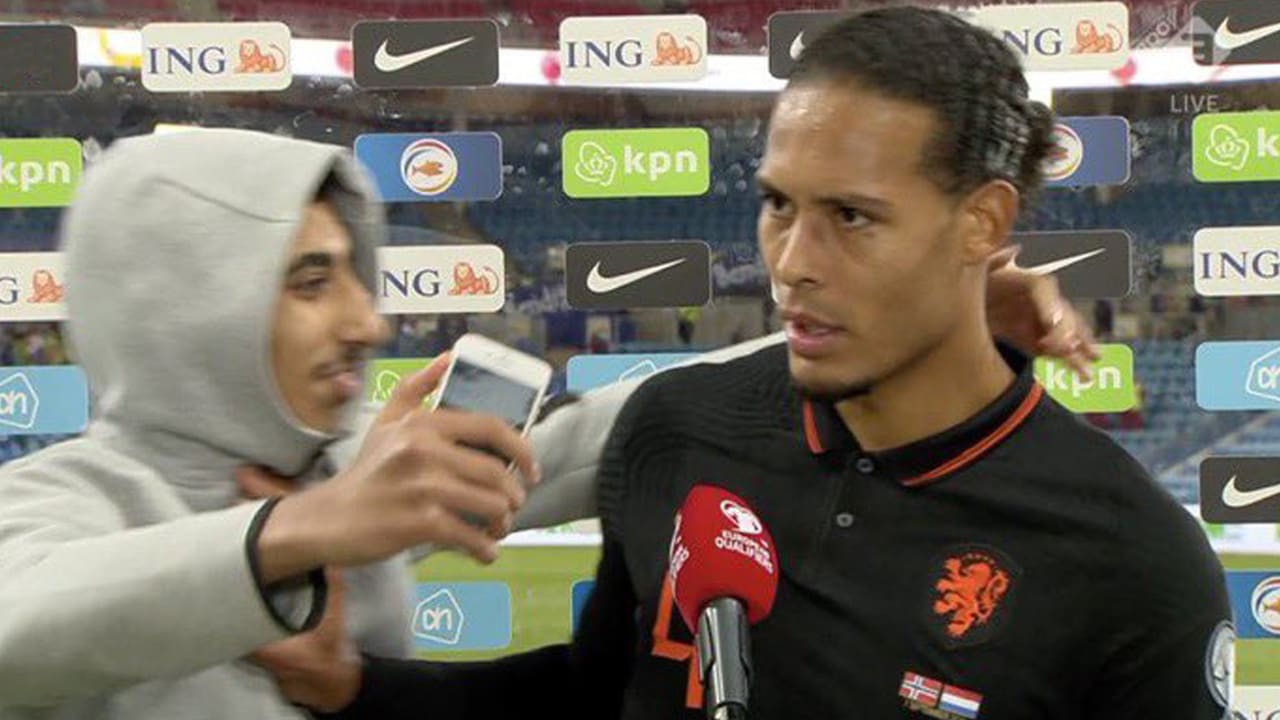 ZIEN: Van Dijk rekent tijdens interview af met veldbestormer