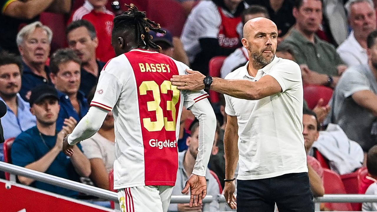 KNVB schorst Bassey voor twee duels na rode kaart tegen PSV