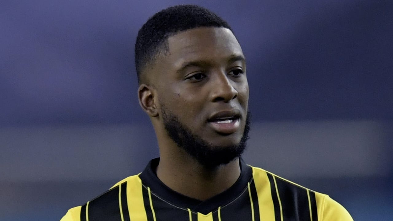 'PSV ook geïnteresseerd in Riechedly Bazoer'