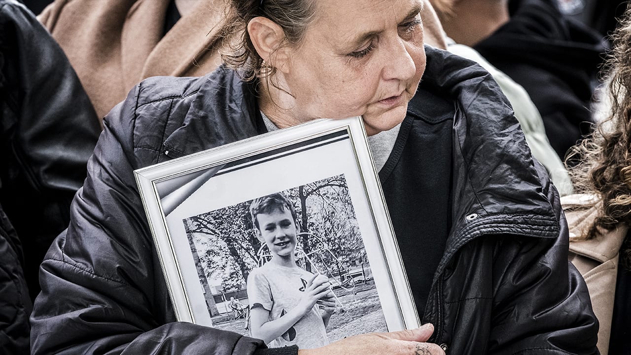 Moeder omgebrachte Gino (9) uit rechtszaal verwijderd: 'Vieze rat!'