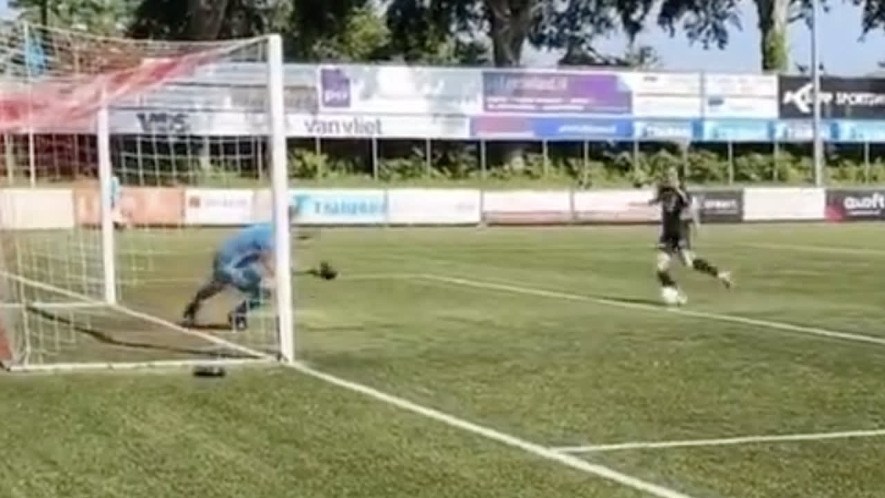 Bizarre nederlaag in Derde Divisie: Barendrecht geeft 3-1 voorsprong weg en profiteert zelf