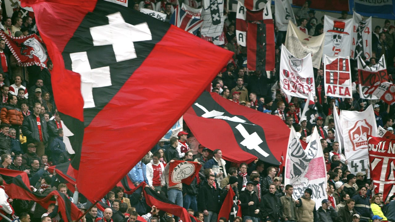 Ajax wil seizoenkaarthouders compenseren bij Eredivisie-stop