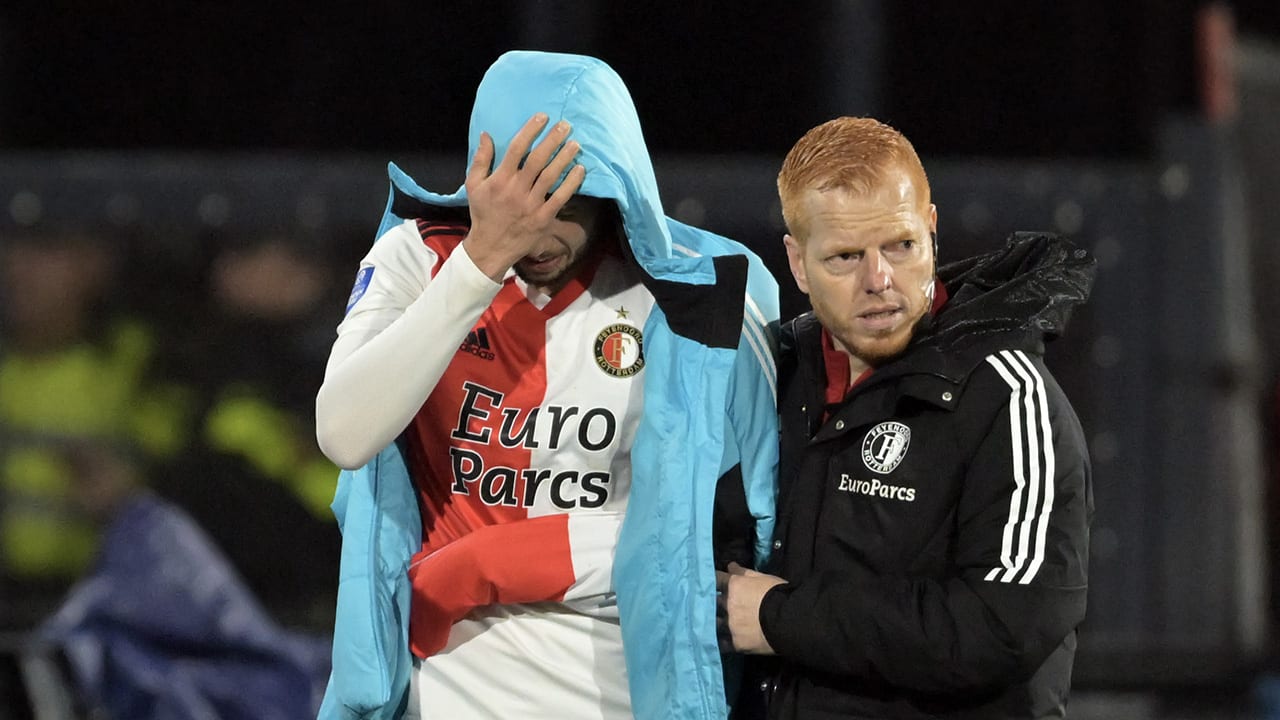 Blessure Hancko smetje op eenvoudige bekerwinst Feyenoord op PEC Zwolle