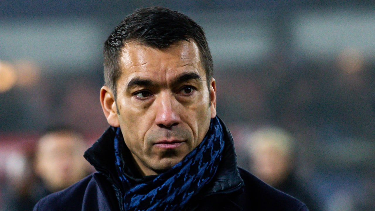 OFFICIEEL: Van Bronckhorst aan de slag in China