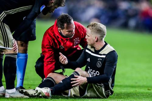 Van de Beek valt geblesseerd uit bij Ajax