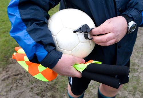 Scheidsrechter in achtste klasse in elkaar geslagen door VV Katwijk-spelers