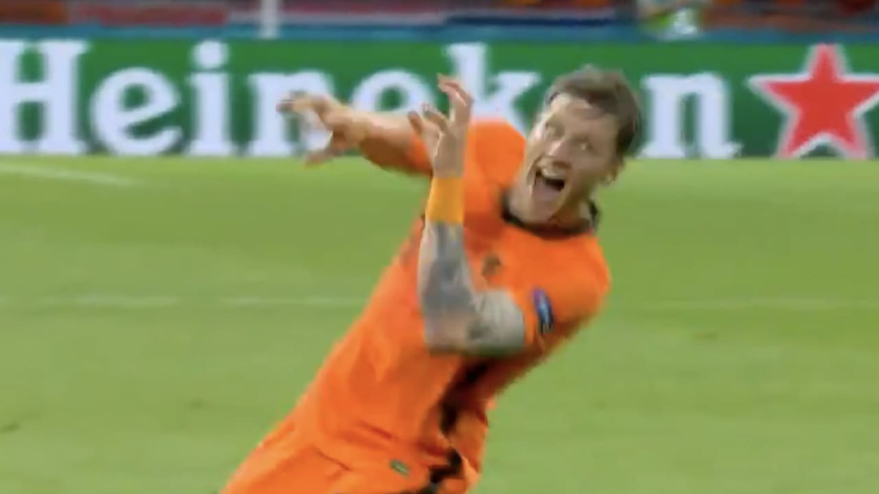 VIDEOGOAL: Wout Weghorst verdubbelt voorsprong Oranje