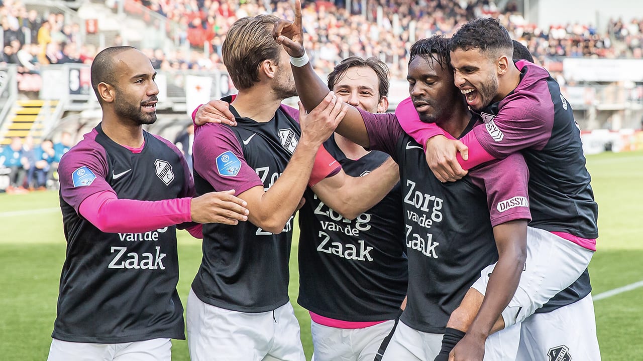 FC Utrecht wint door strafschoppen bij Sparta