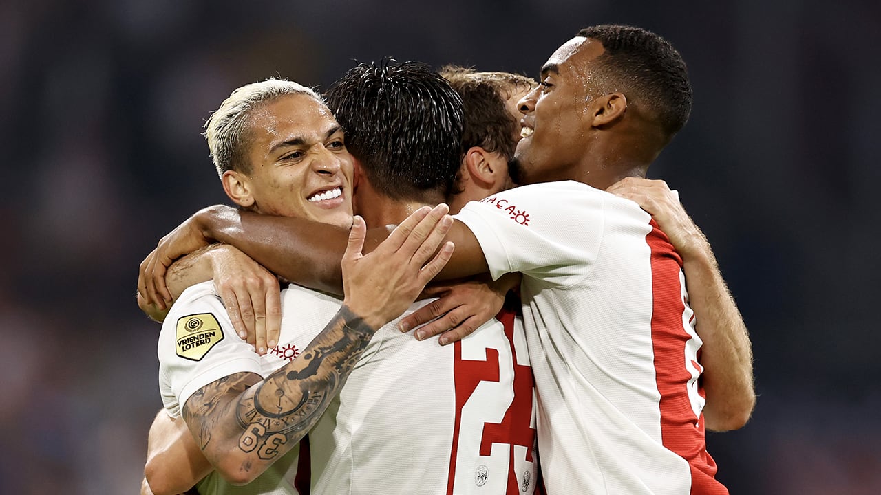 'Begin februari krijgt Ajax na een 17-1 overwinning op Sparta de schaal uitgereikt'