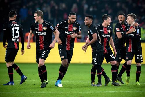 Havertz kopt Leverkusen in slotfase naar zege