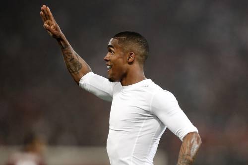 Forse straf dreigt voor spugende Douglas Costa