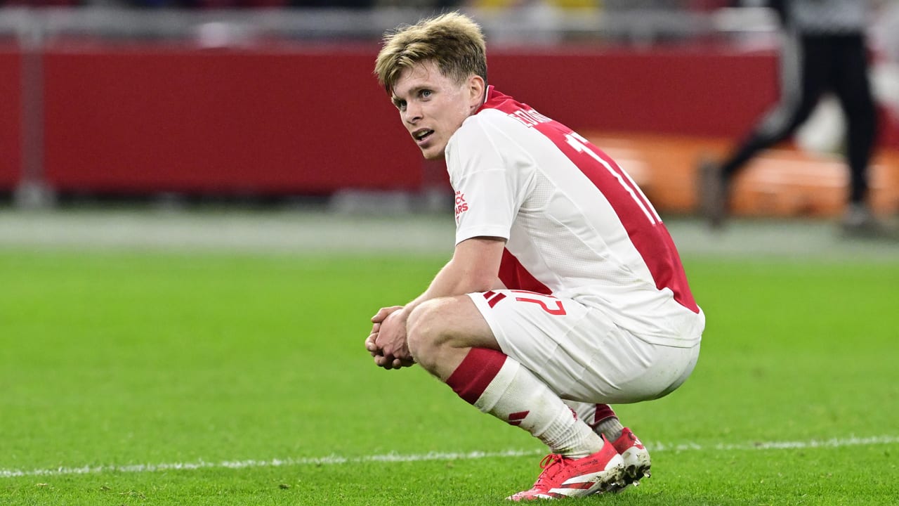 Ajax rest van het seizoen zonder Edvardsen, Brobbey twijfelgeval voor duel met NEC