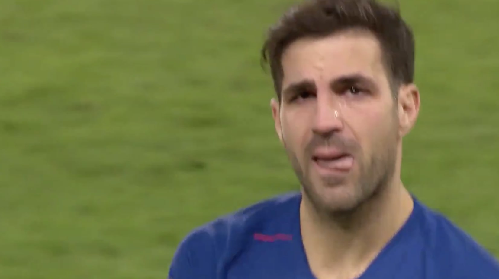 Premier League-legende Cesc Fàbregas neemt op emotionele afscheid van Stamford Bridge