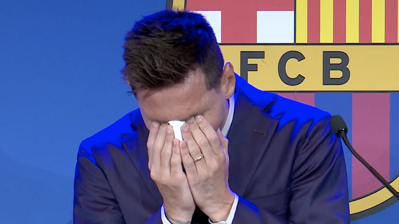 VIDEO: Messi barst in tranen uit tijdens afscheidsconferentie