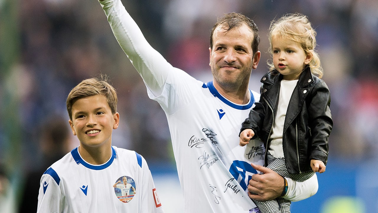 Prachtige afscheidswedstrijd voor Van der Vaart in Hamburg 